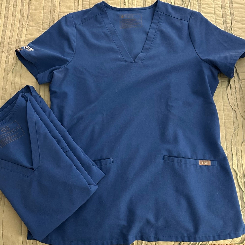 LOT of 3 Figs Casma Scrub Top Small